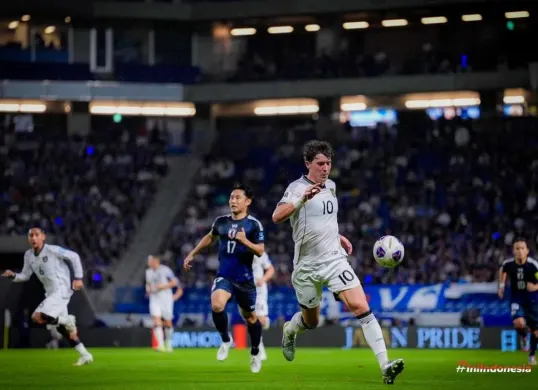 Pemain Timnas Indonesia Ole Romeny saat pertandingan melawan Jepang di Stadion Panasonic Suita pada Selasa, 10 Juni 2025. (Sumber: Instagram/@republikindonesia)
