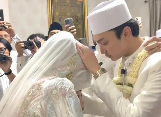 Muhammad Ulul Azmi Askandar alias Guz Azmi resmi menikahi Khansa Mariska. (Sumber: Instagram/@lailasyadzili.askandar)