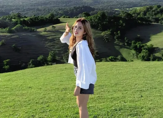 Selebgram Lily Kenzie yang diduga diselingkuhi kekasihnya, Abenk. (Sumber: Instagram/@abygailac)