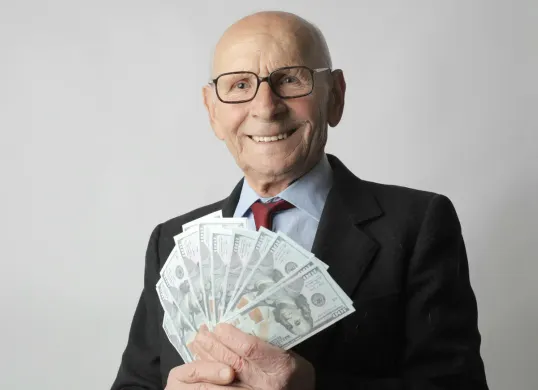 Daftar nama orang terkaya di Indonesia versi Forbes Juni 2025. (Sumber: Pexels/Andrea Piacquadio)