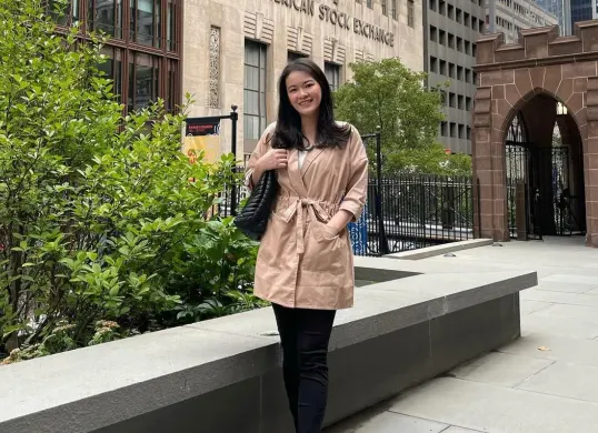 Influencer keuangan, Felicia Putri Tjiasaka. (Sumber: Instagram/@feliciaputritjiasaka)