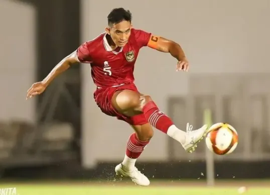 Bek andalan Persija Jakarta sekaligus pilar Timnas Indonesia, Rizky Ridho resmi masuk nominasi FIFA Puskas Award 2025.(Sumber: Instagram)