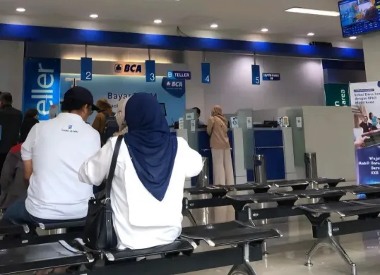 Jadwal operasional beberapa bank besar di Indonesia selama dan setelah libur Lebaran 2026. (Sumber: Pinterest/Boys Don't Cry)