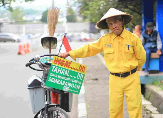 Sariban, pegiat lingkungan di Kota Bandung meninggal dunia. (Sumber: Dok. Diskominfo Kota Bandung)