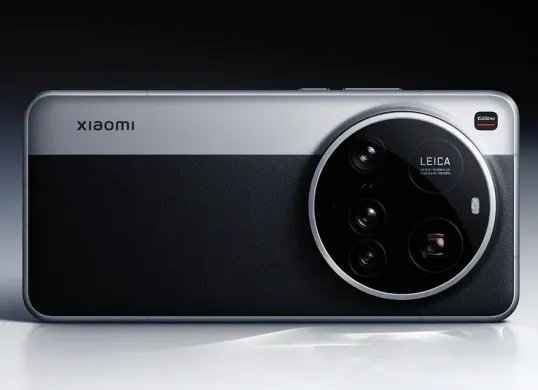 Xiaomi meluncurkan dua flagship terbarunya, Xiaomi 15 dan 15 Ultra, untuk menantang dominasi Samsung di pasar premium. (Sumber: Xiaomi)