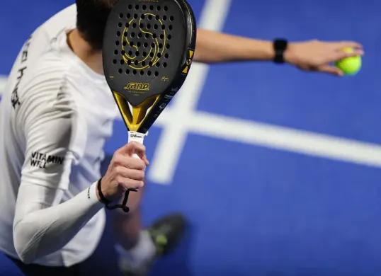 Olahraga padel. (Foto: Pixabay/IGfotojonas)