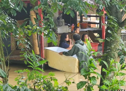 Kondisi pemukiman warga di Kampung Ciparay Sasak, Desa Cirarab, Kecamatan Legok, Kabupaten Tangerang, Selasa 4 Maret 2025. (Sumber: Poskota/Veronica Prasetio)