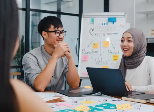 Ilustrasi. Penelitian yang dilakukan ahli mengungkap fakta ilmiah terkait pengaruh puasa Ramadhan terhadap konsentrasi atau fokus kerja. (Sumber: Freepik/tirachardz)