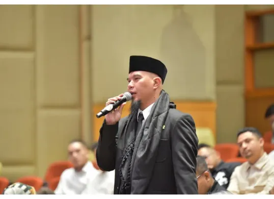 MKD DPR beri sanksi ringan ke Ahmad Dhani atas pelanggaran kode etik usai salah sebut marga Pono. (Sumber: Instagram/@ahmaddhaniofficial)