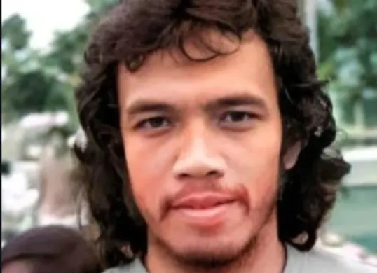 Dunia sepak bola Indonesia kembali berduka. Salah satu legenda Timnas Indonesia, Junaidi Abdillah, dikabarkan telah berpulang (Sumber: Capture Instagram)