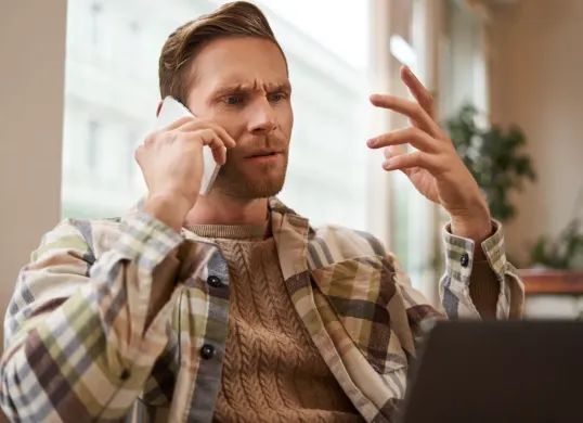 Solusi handphone yang tidak dapat menerima panggilan telepon. (Sumber: Freepik/benzoix)