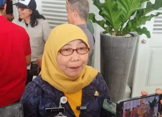 Kepala Dinas KPKP Jakarta, Suharini Eliawati di Balai Kota, Jakarta Pusat, Kamis, 13 Maret 2025. (Sumber: Poskota/Pandi Ramedhan)