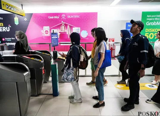 Uji Coba QRIS Tap MRT Bunderan HI
