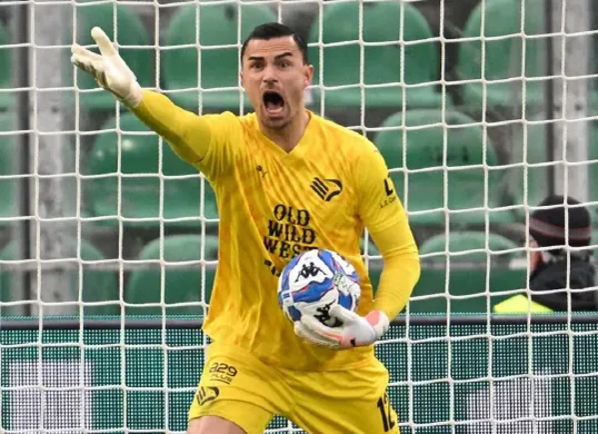 Kiper Timnas Indonesia, Emil Audero saat memperkuat Palermo. (Foto: Instagram/@palermofficial)