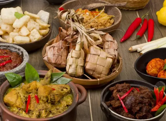 Makanan Khas Lebaran. (Sumber: Linebank)