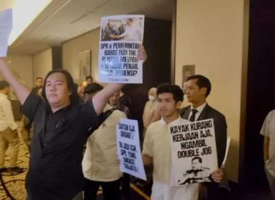 Aliansi masyarakat sipil KontraS mendesak pemerintah membatalkan revisi UU TNI demi menjaga demokrasi dan profesionalisme militer. (Sumber: X/KontraS)