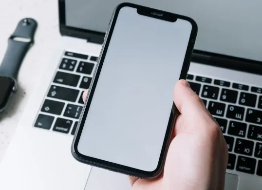 Ilustrasi Hotspot di iPhone tidak terdeteksi (Sumber: Pexels/cottonbro studio)