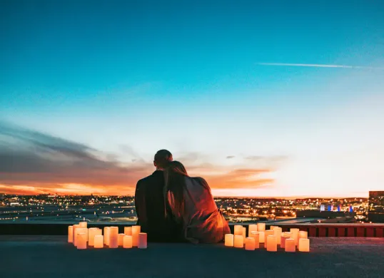 Ilustrasi ramalan shio terkait asmara. (Sumber: Unsplash/Nathan Dumlao)