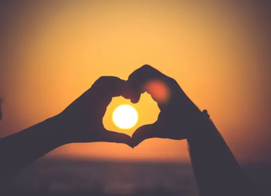 Ramalan Zodiak Pisces 8 April 2025 siap-siap senyum sepanjang hari! Rezekimu mengalir deras dan hubungan asmara makin romantis. (Sumber: Unsplash/Mayur Gala)