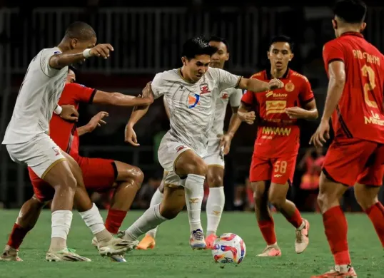 Jadwal laga tunda pekan 27 Liga 1 2024-25 antara Madura United vs Persija. (Foto: Instagram/@maduraunited.fc)