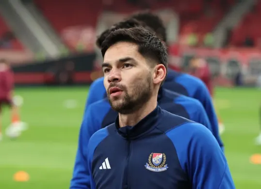 Pemain Timnas Indonesia, Sandy Walsh berpeluang duel dengan Cristiano Ronaldo saat Yokohama FM vs Al Nassr di Liga Champions Asia 2024-2025. (Sumber: X/@prompt_fmarinos)