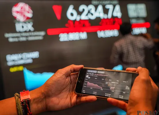 Pilih aplikasi investasi saham yang nyaman dan sesuai untuk Anda. (Sumber: Poskoata/ Bilal Nugraha Ginanjar)