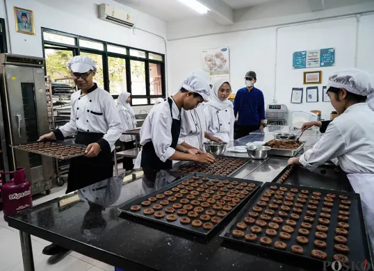 Kue Lebaran Karya Siswa SMKN 38 Jakarta