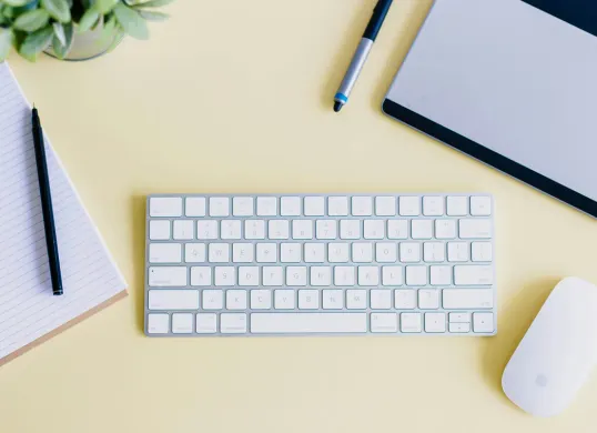 Shortcut yang Wajib Diketahui di Microsoft Office, Dijamin Memudahkan Pekerjaan (Sumber: Unsplash/Amy Hirschi)