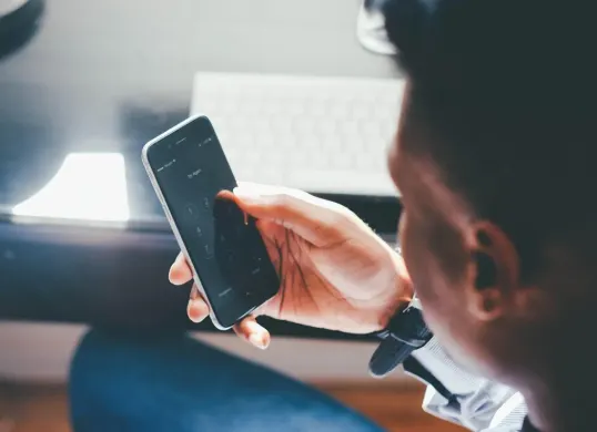 Panduan lengkap cara mengalihkan panggilan masuk ke nomor lain. (Sumber: Pixabay/Foundry)