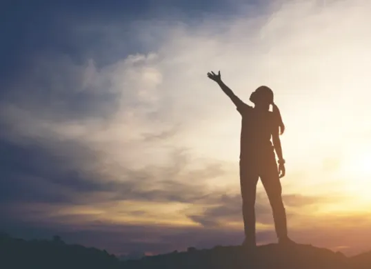 Punya salah satu dari 7 weton ini? Konon katanya, kamu dijaga khodam sakti yang membawa keberuntungan, rezeki lancar, dan hidup penuh aura positif!(Sumber: Freepik/jcomp)