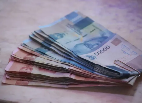 Kabar gembira buat KPM! Bansos PKH, PIP, dan KJP Plus tahap 2 tiba-tiba cair double, bahkan ada tambahan Rp2,7 juta!  (Sumber: Pixabay/Mufid Majnun)
