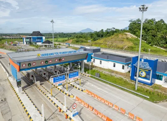 Situasi di gerbang Tol Rangkasbitung, Kabupaten Lebak. (Sumber: Dok. WIKA Serpan)