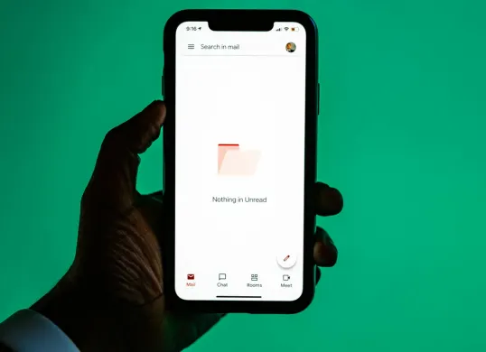 Ilustrasi google drive. (Sumber: Pexels/Solen Feyissa)