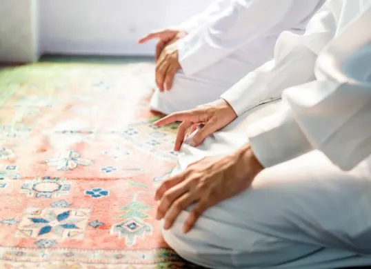 Ilustrasi sholat Idulfitri. (Sumber: Freepik/rawpixel.com)
