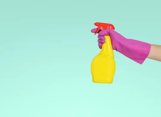 5 Cara Membuat Cairan Pembersih untuk Bersihkan Rumah saat Lebaran 2025 (Sumber: Unsplash/JESHOOTS.COM)