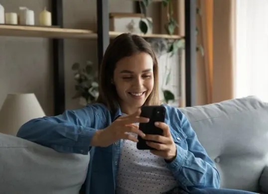Nonton siaran TV Indonesia dan luar negeri langsung di HP Android? Ikuti caranya dan nikmati berbagai tayangan di genggaman tangan kamu. (Sumber: Pinterest)