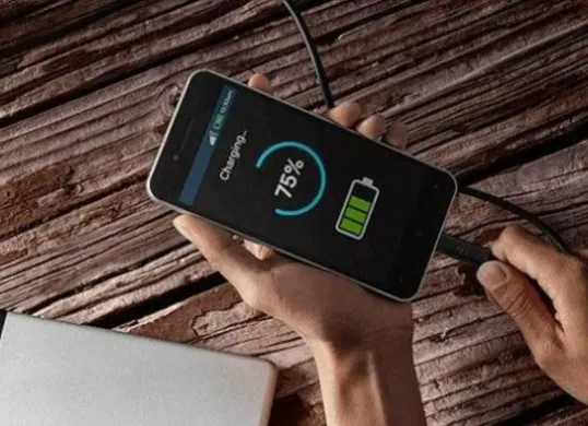 Ketahui trik jitu menghemat baterai HP Android agar tidak cepat habis. (Sumber: Pinterest)