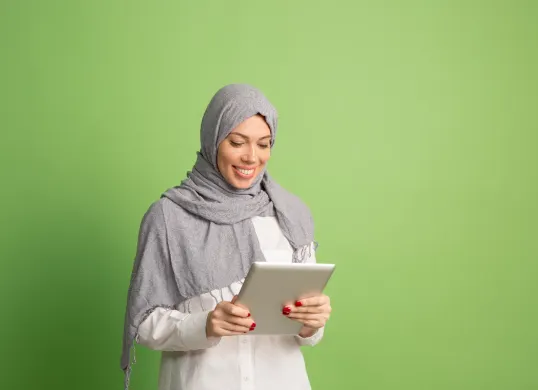 Ilustrasi belanja online menjelang Lebaran. (Sumber: Freepik/master1305)