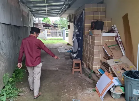 Lokasi pencurian sepeda motor di Yayasan Ruang Baik, Sawangan, Kota Depok. (Sumber: Poskota/Angga Pahlevi)