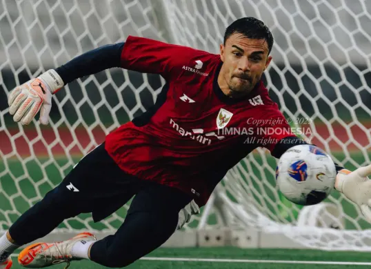 Potensi Patrick Kluivert rotasi kiper timnas Indonesia saat hadapi Bahrain. (Sumber: X/ Timnas Indonesia)
