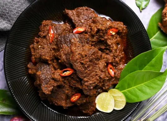 Hidangan rendang daging sapi spesial. (Sumber: Pinterest/Annati Amega Shafira)