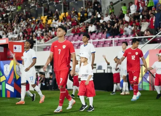 Jersey Marselino Ferdinan untuk suporter clik dibawa kabur orang. (Sumber: Instagram/marselinoferdinan10)