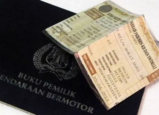 Ilustrasi STNK dan BPKB kendaraan, Gubernur Jabar Dedi Mulyadi perpanjang pemutihan pajak kendaraan hingga 30 Juni 2025. Bebas tunggakan sejak 2019, cukup bayar pajak 2025. Berlaku di seluruh Samsat Jawa Barat. (Sumber: Pinterest)