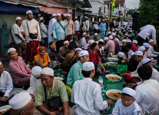 Tradisi Buka Bersama di Kampung Arab Pekojan