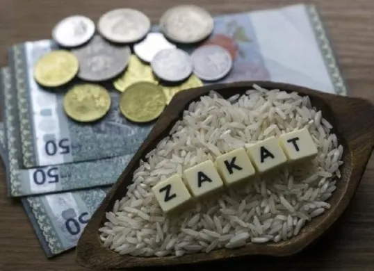 Ilustrasi - Perbedaan zakat, infaq, dan sedekah (Sumber: Pinterest/alhidayatkarpetmasjid)