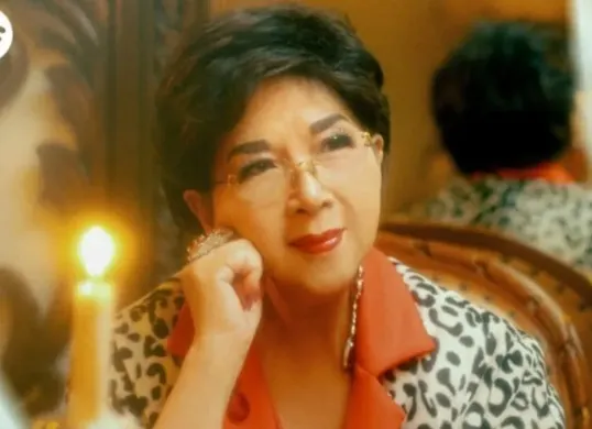Titiek Puspa dikabarkan jatuh sakit hingga dilarikan ke rumah sakit. (Sumber: Instagram/@titiekpuspa_official)