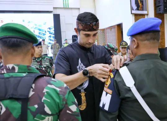 Wakil Bupati Bandung, Ali Syakieb saat meresmikan pembentukan Satgas Pemberantasan Premanisme. (Sumber: Dok. Pemkab Bandung)