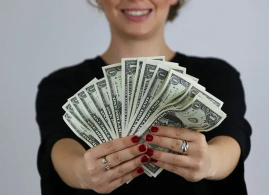 Gunakan tips thrifting ini untuk mendapatkan barang murah namun berkualitas. (Sumber: Pixabay/kredite)