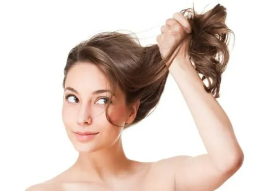 Simak cara mudah memanjangan rambut secara alami. (Sumber: Pinterest/Stylecraze)