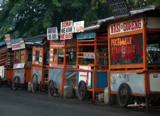 Ilustrasi tempat kuliner di Jakarta. (Sumber: Pinterest/Dana Rosewood)